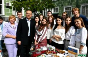 Студенти і викладачі кафедр ННІ на щорічних благодійних ярмарках солодощів