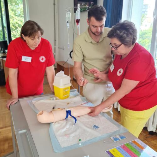 768CC3EF-A1D7-41FE-B826-C835063169F0