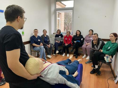 photo 5379597008580500946 y