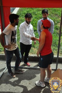 Volontery-inozemtsi-ditiam-16068252