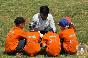 Volontery-inozemtsi-ditiam-16068341