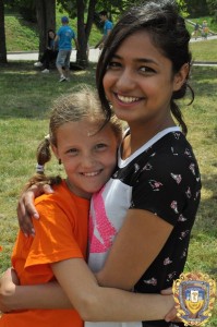 Volontery-inozemtsi-ditiam-16068366