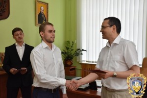 Dyplomy-rektor-16084070