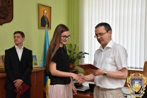 Dyplomy-rektor-16084099